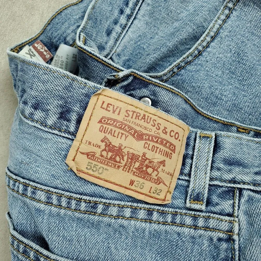 Levis 550 Jeans Mens 36x32 Blue Light Wash Relaxed Fit Tapered Leg Denim Pants
